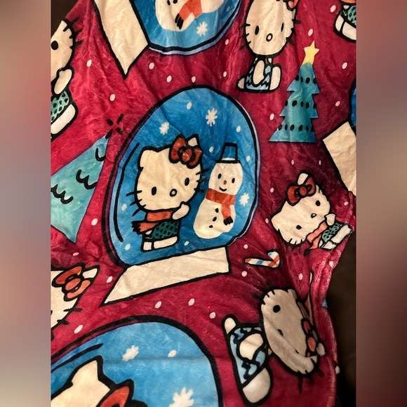 Hello Kitty & Snowman Snowglobe Soft Blanket NEW - Picture 2 of 2